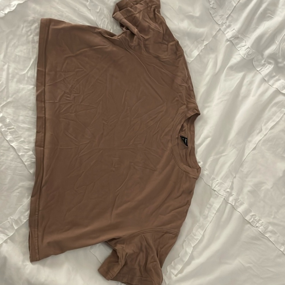 cropped tee